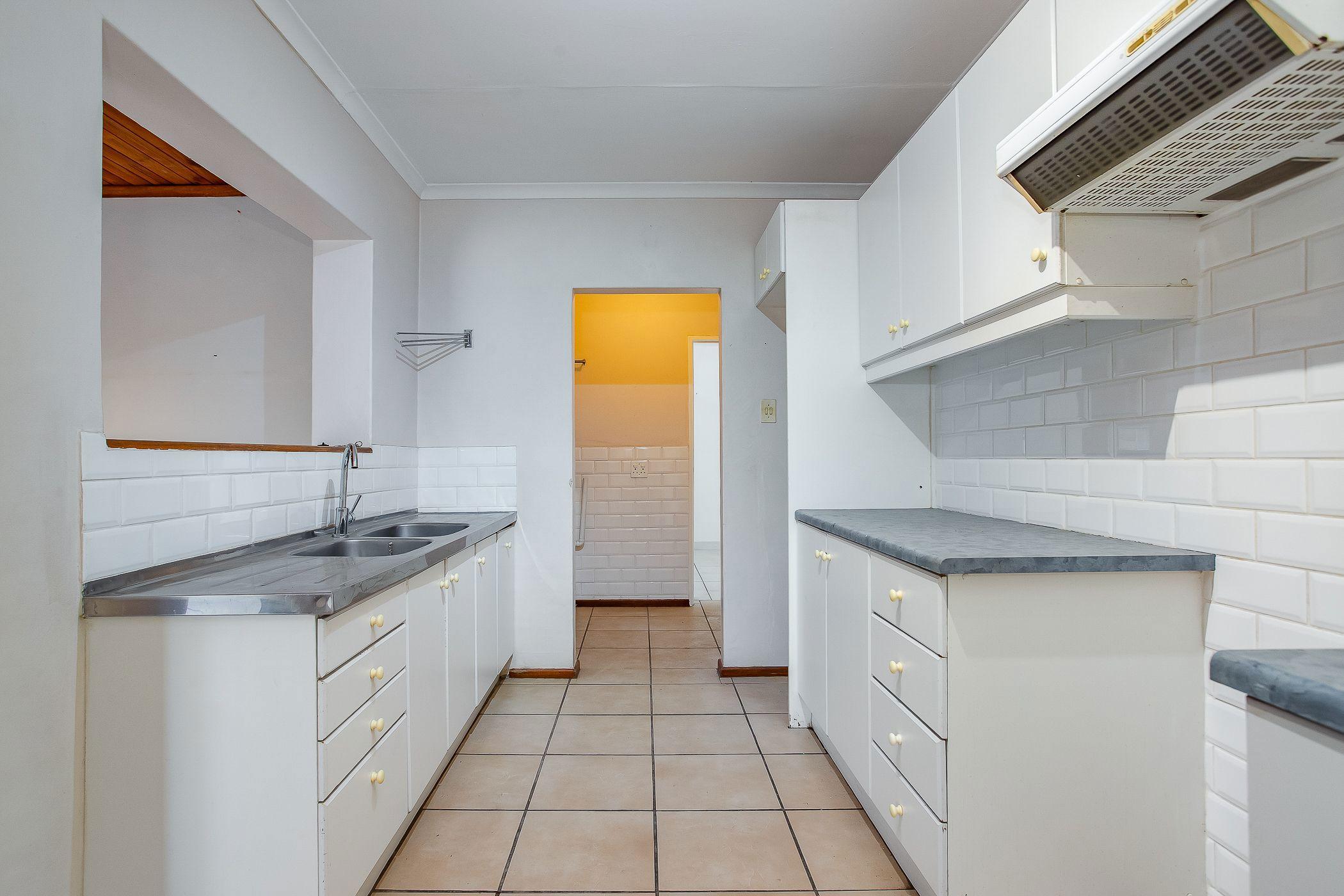Image 4 of 6