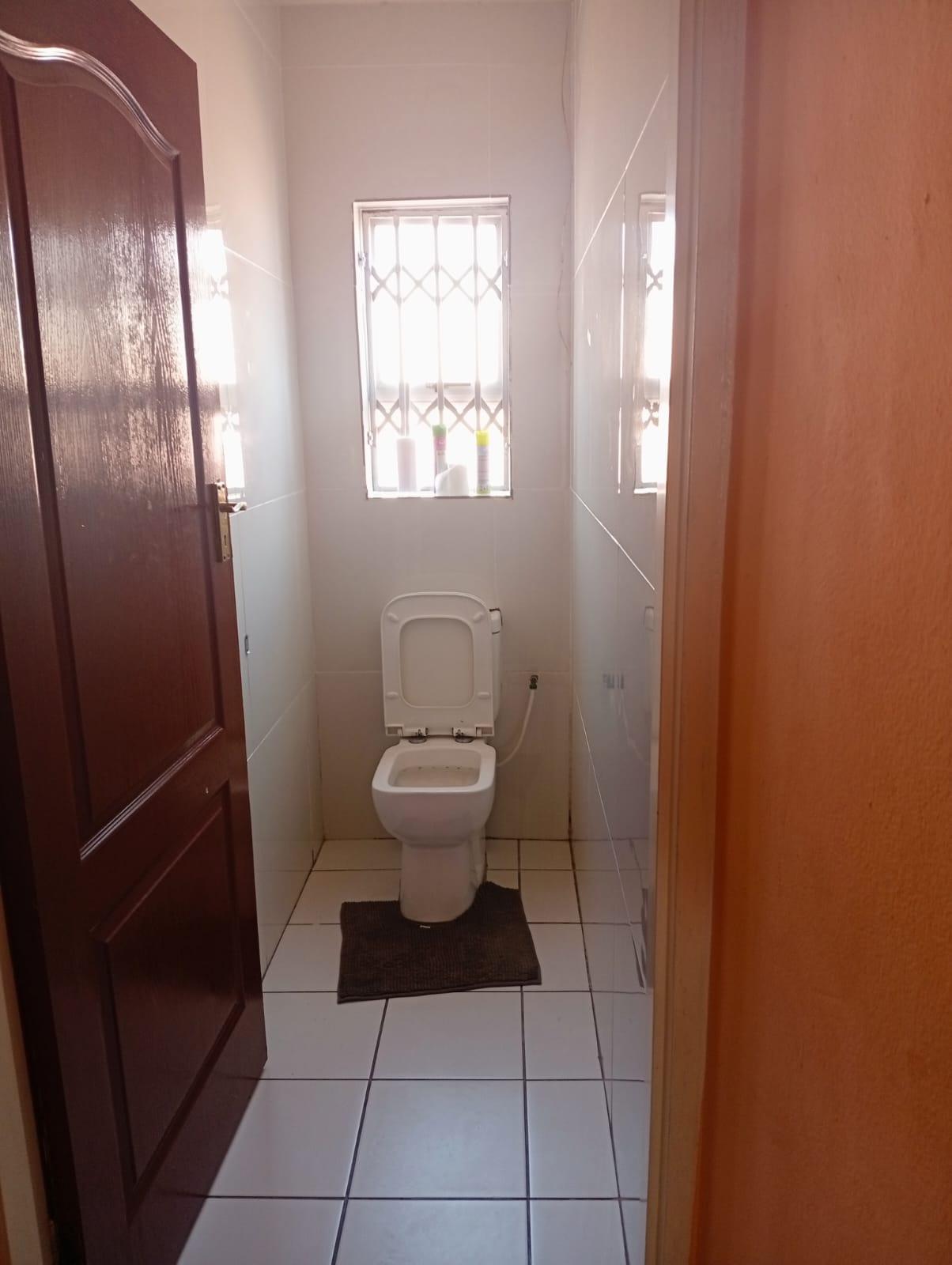Image 4 of 6