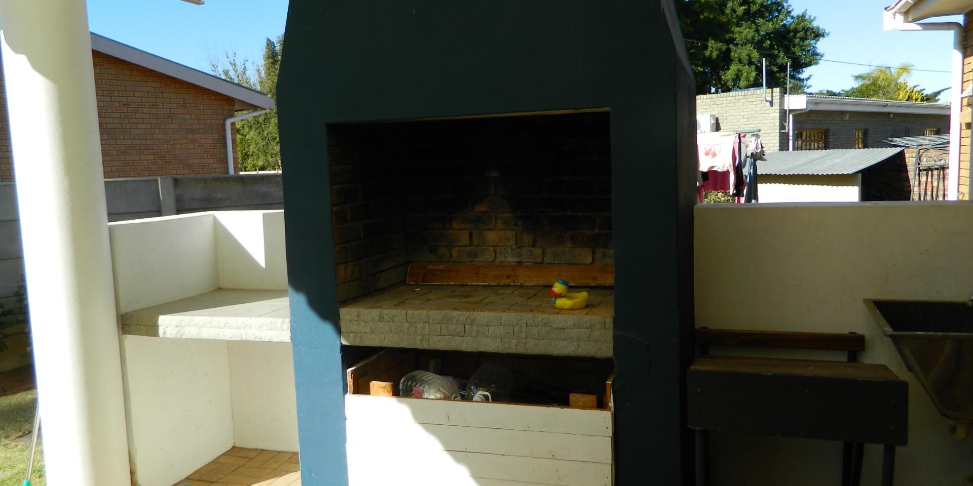 Image 4 of 6