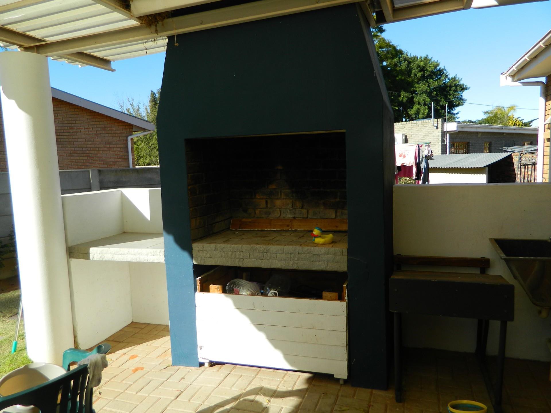 Image 4 of 6