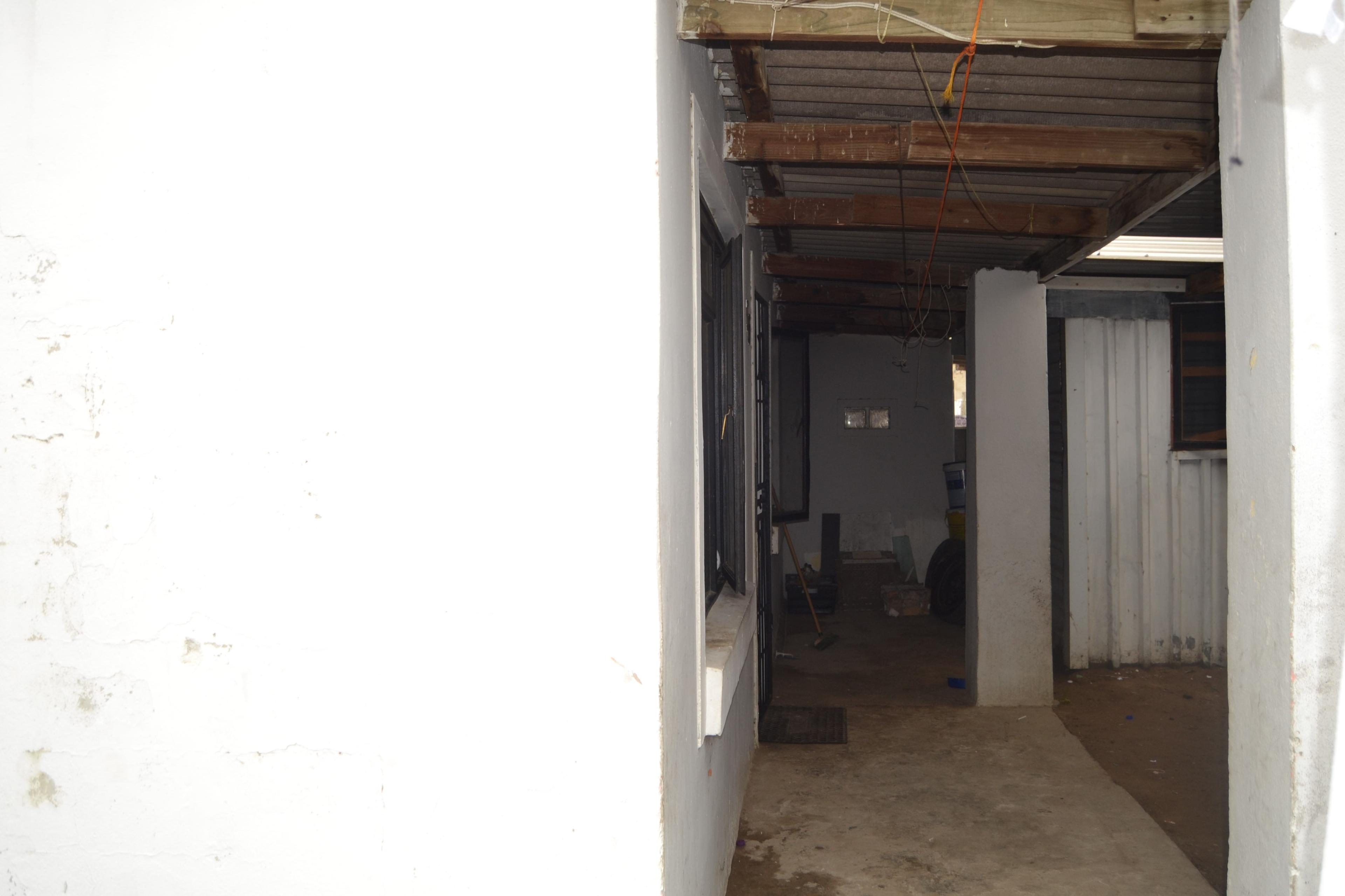 Image 4 of 6