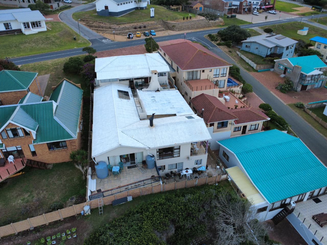 Image 2 of 6