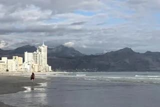 Image 4 of 6