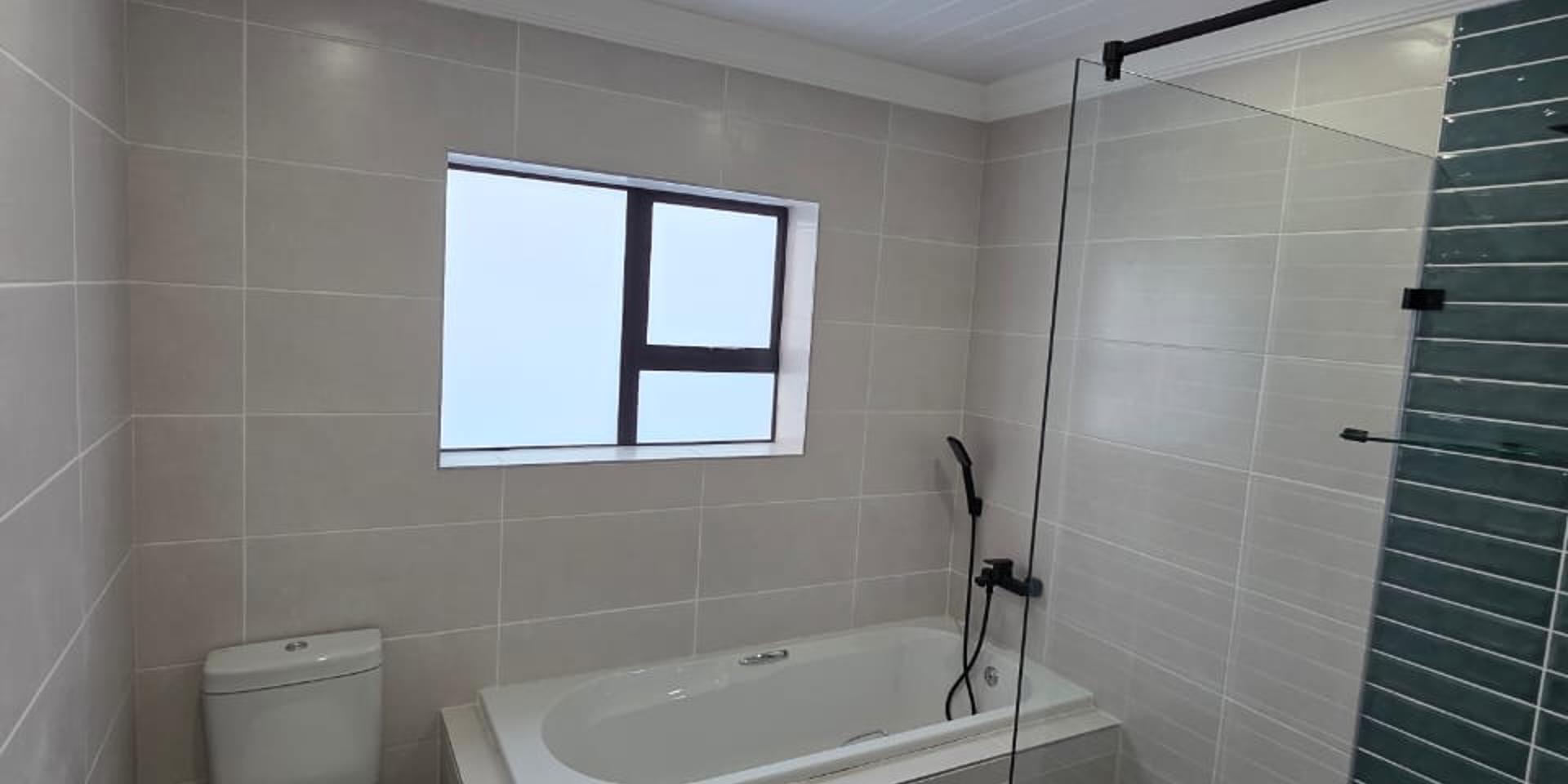 Image 4 of 6