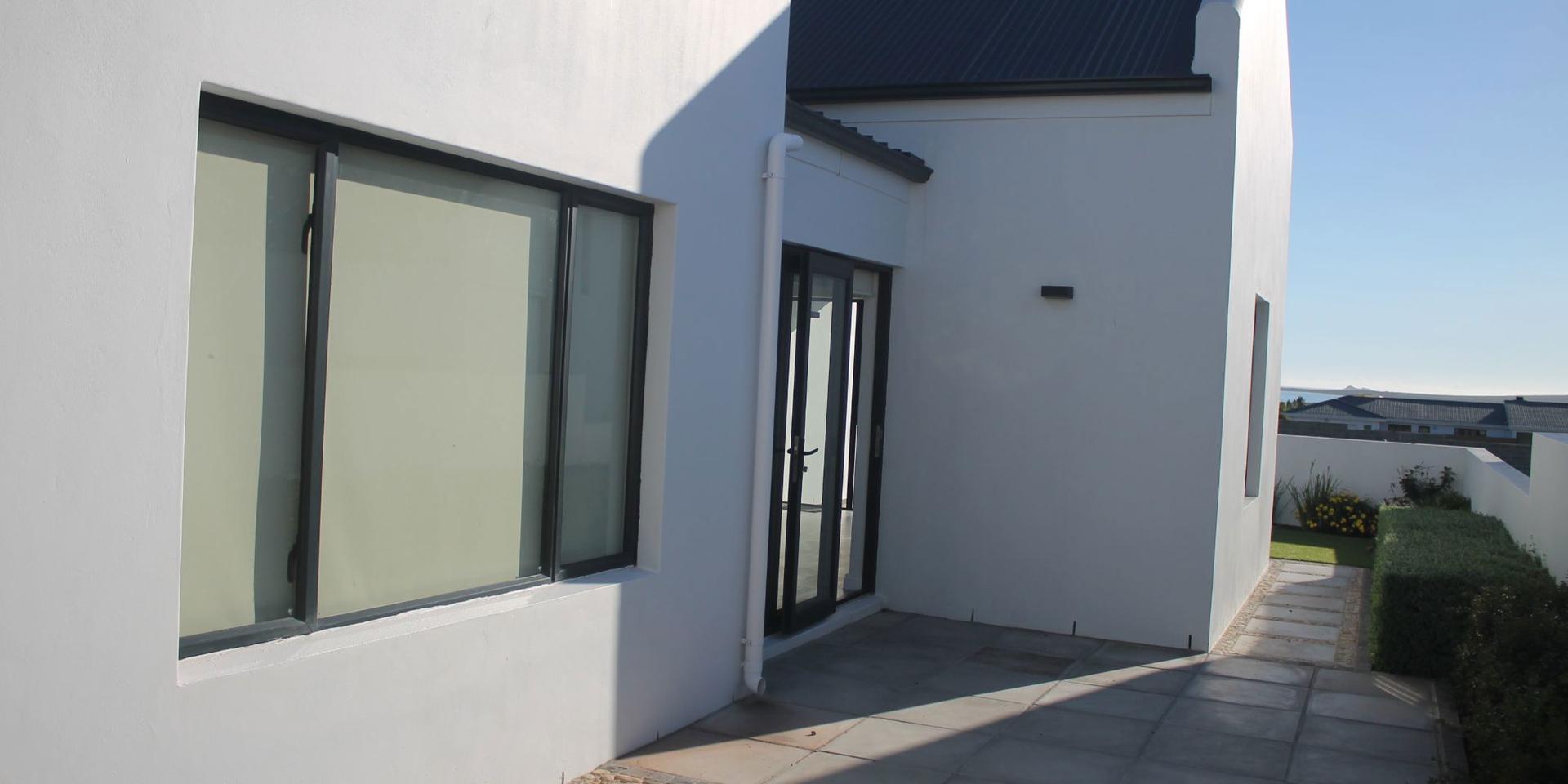 Image 4 of 6