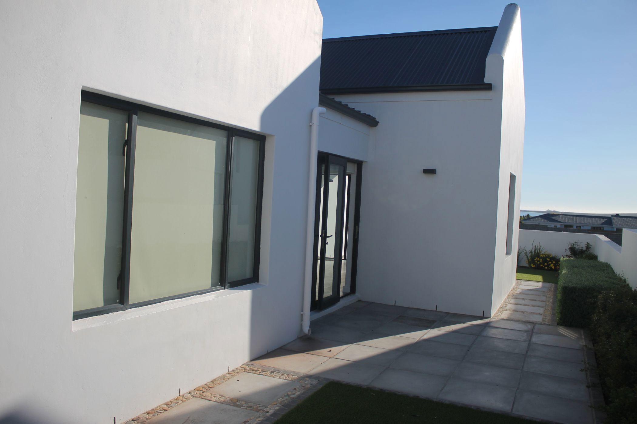 Image 4 of 6