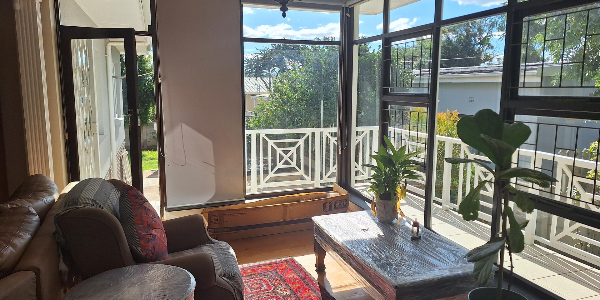 Image 4 of 6