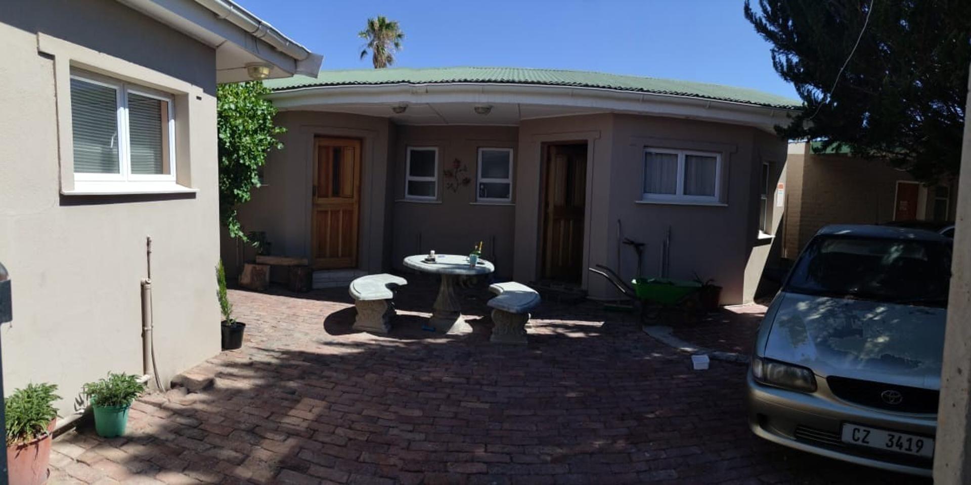 Image 4 of 6