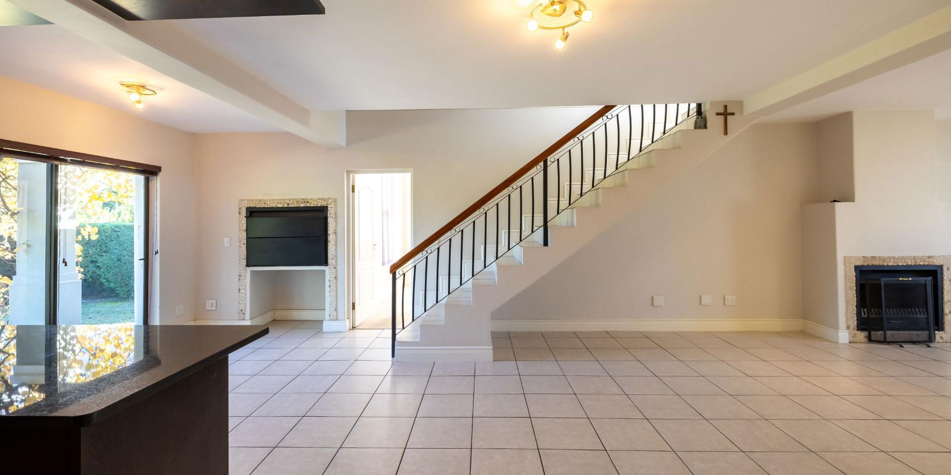 Image 4 of 6