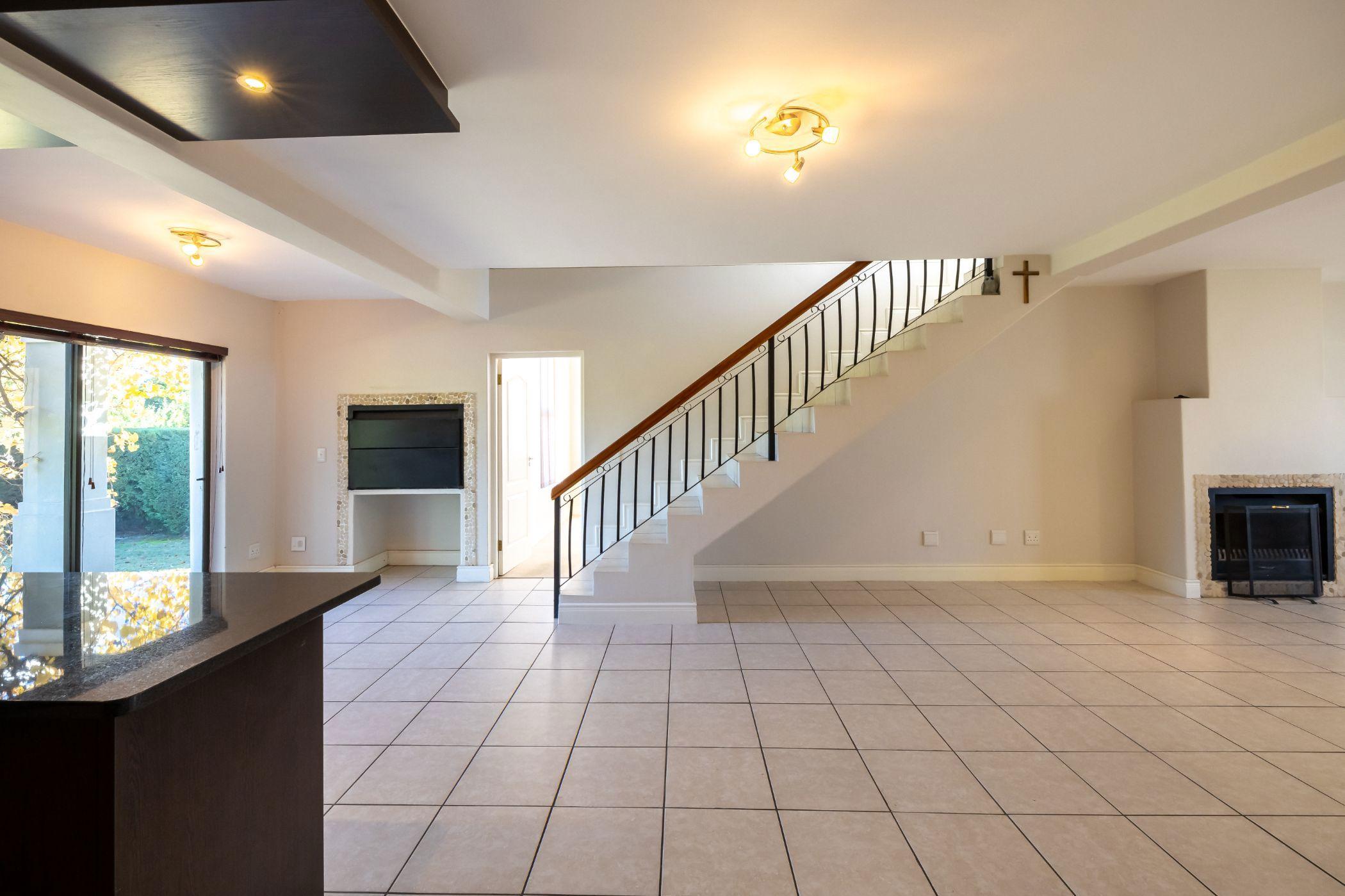 Image 4 of 6