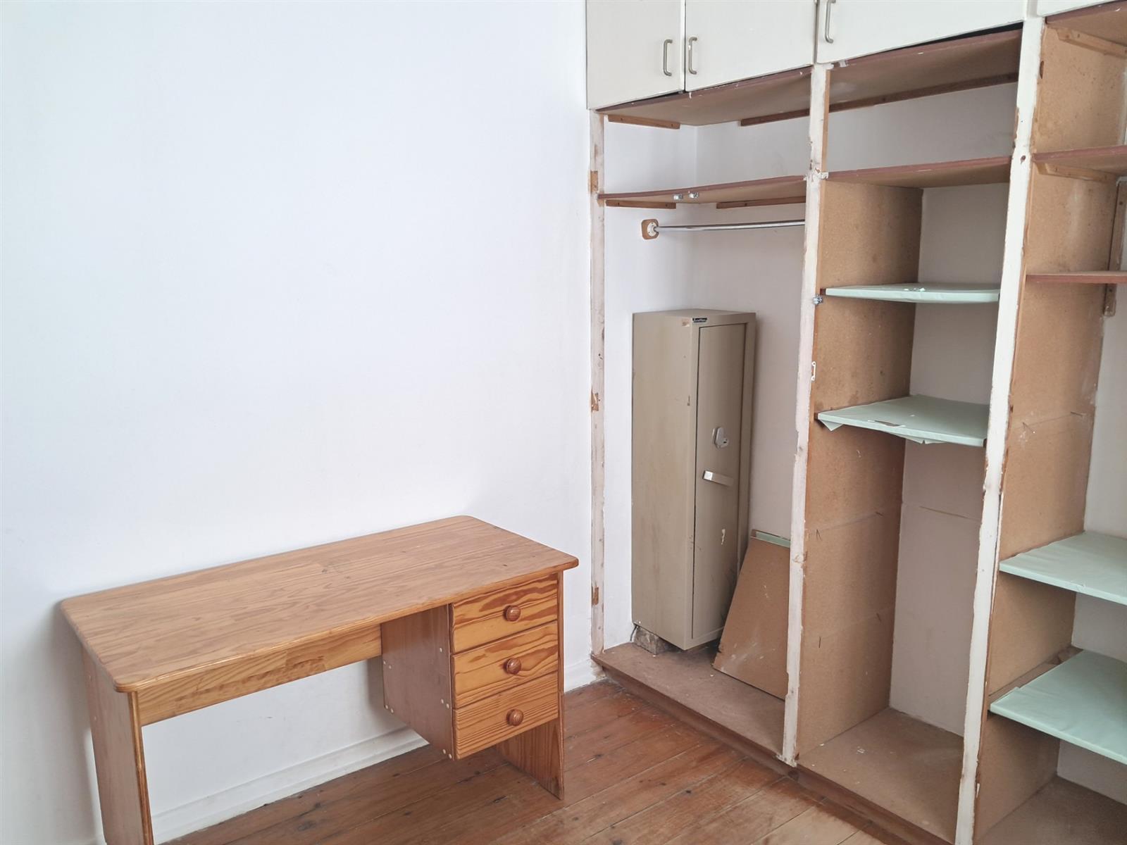 Image 5 of 6