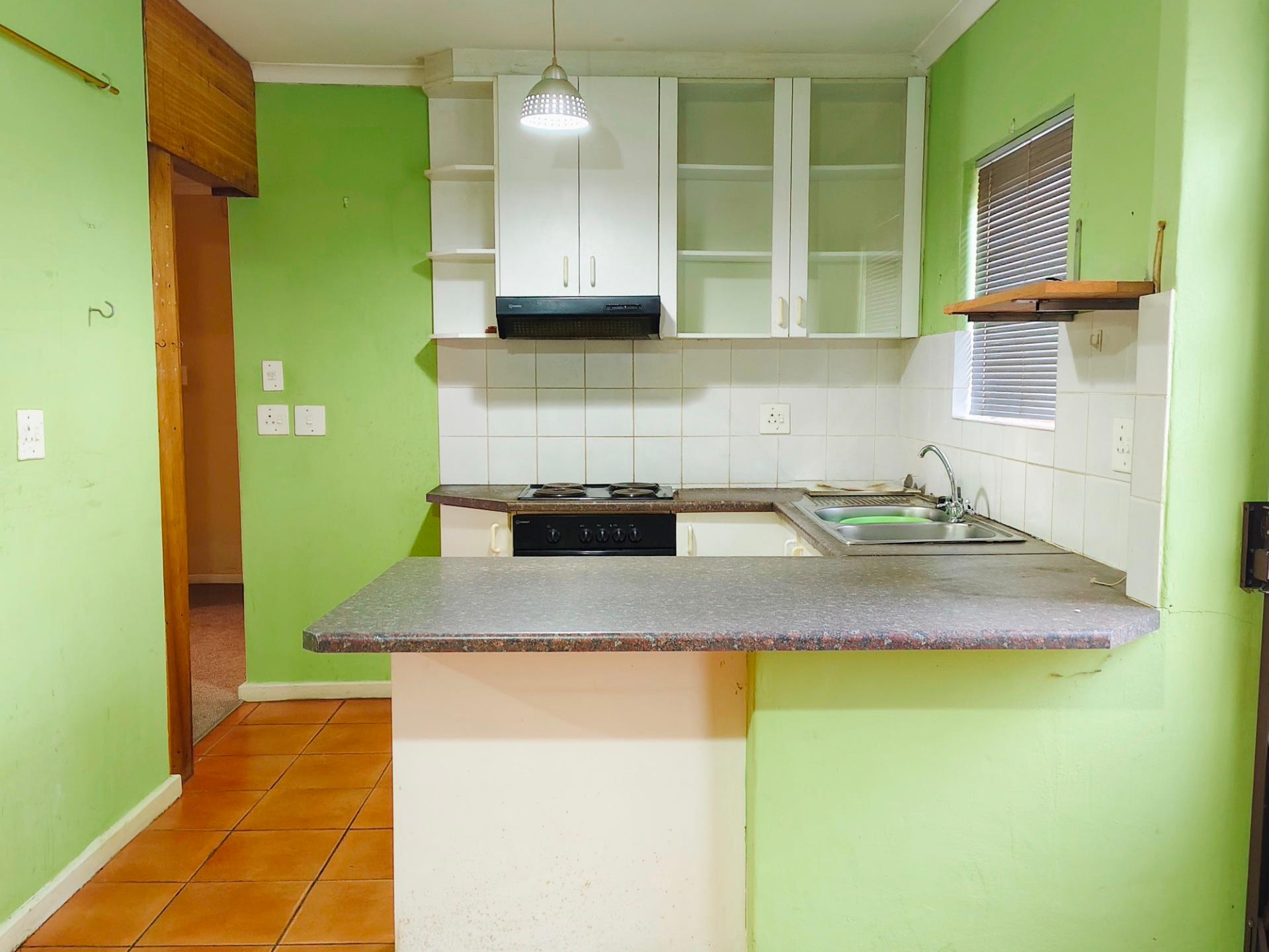 Image 4 of 6