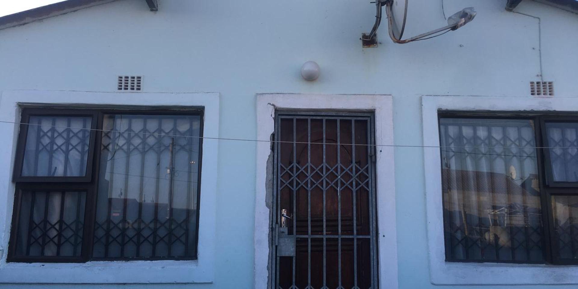Image 2 of 6
