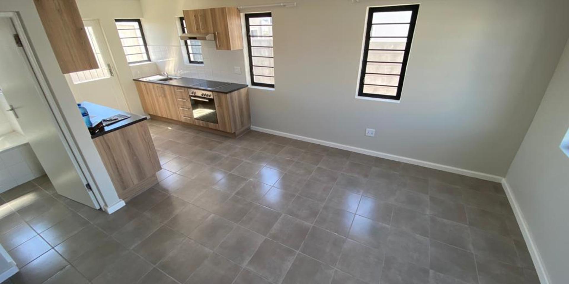 Image 2 of 6