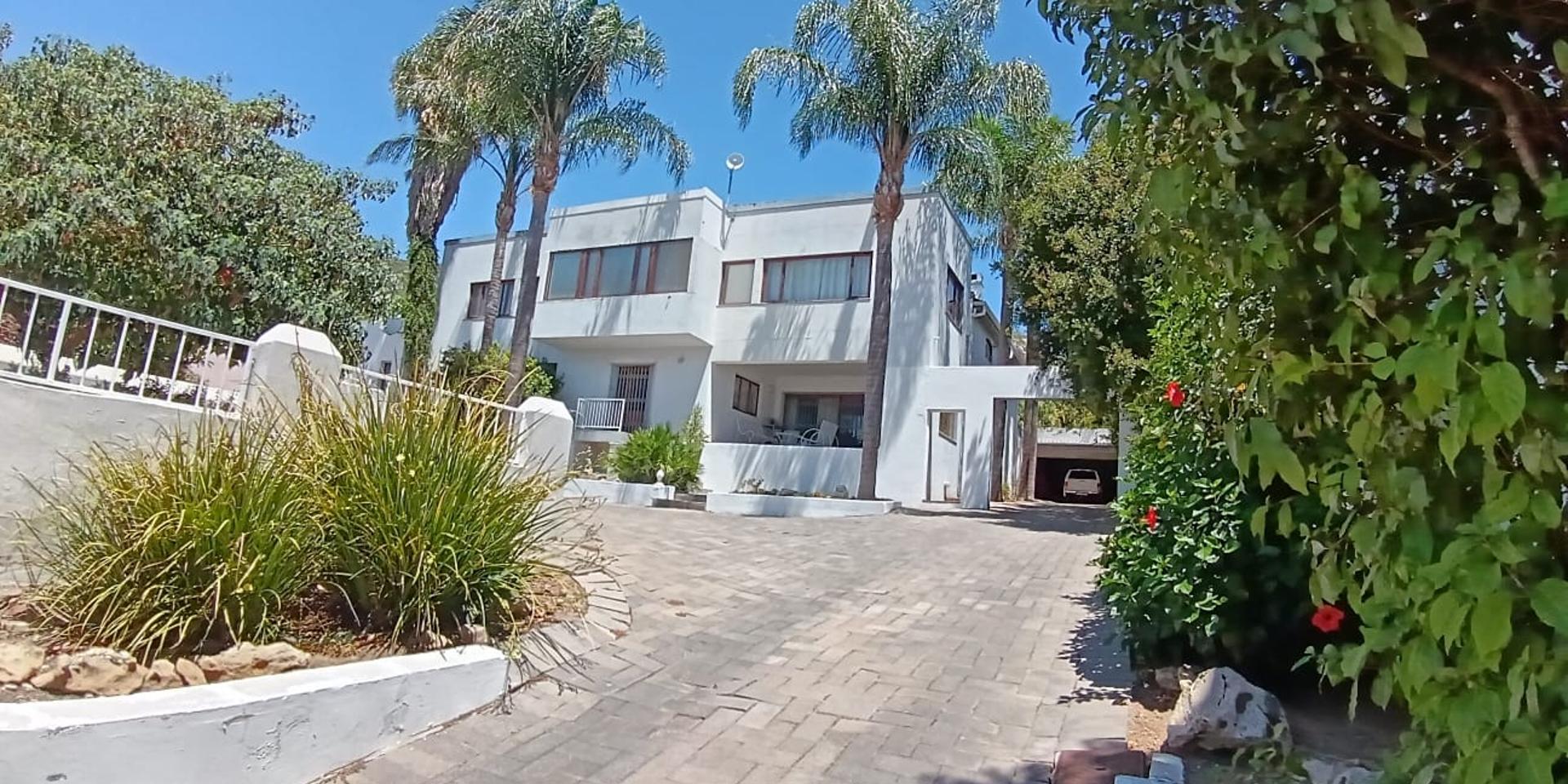 Image 4 of 6