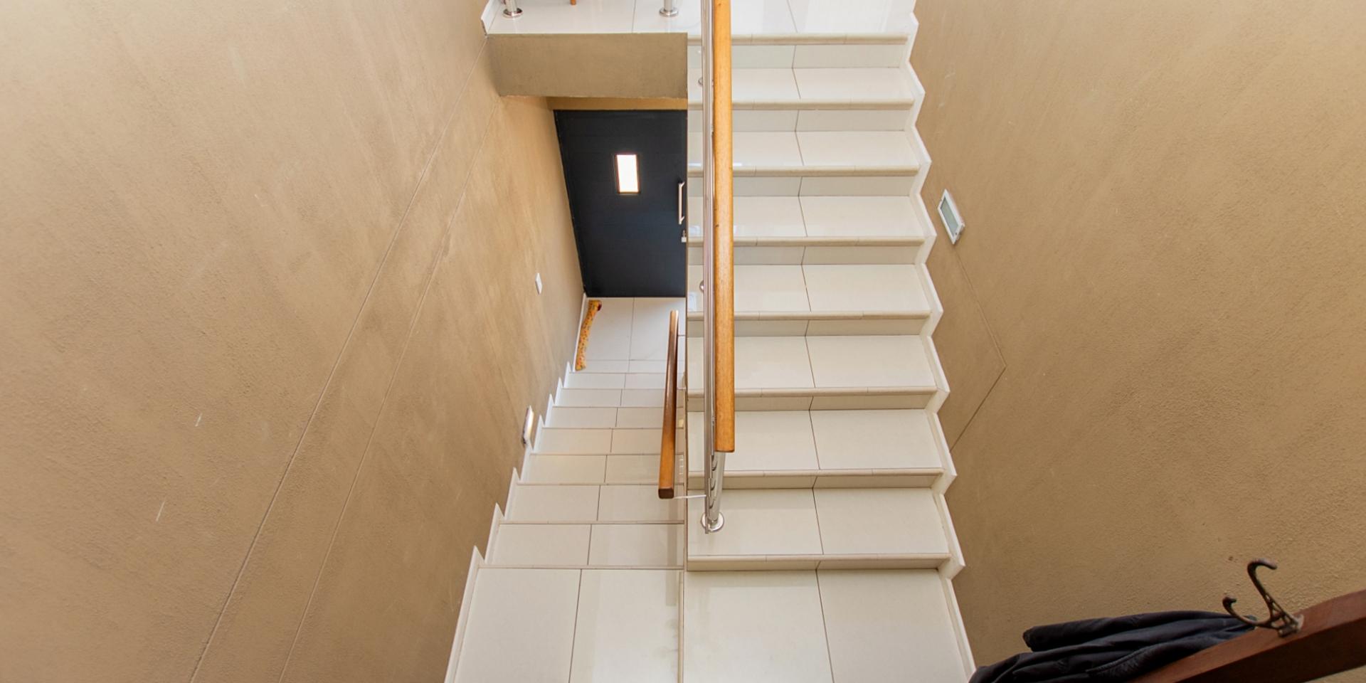 Image 3 of 6