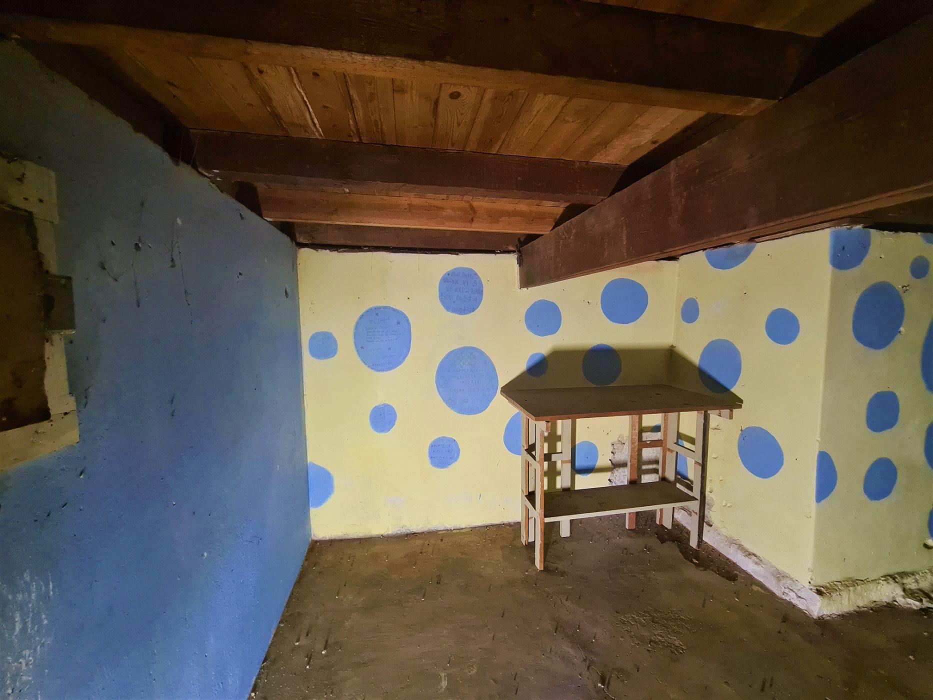 Image 1 of 6