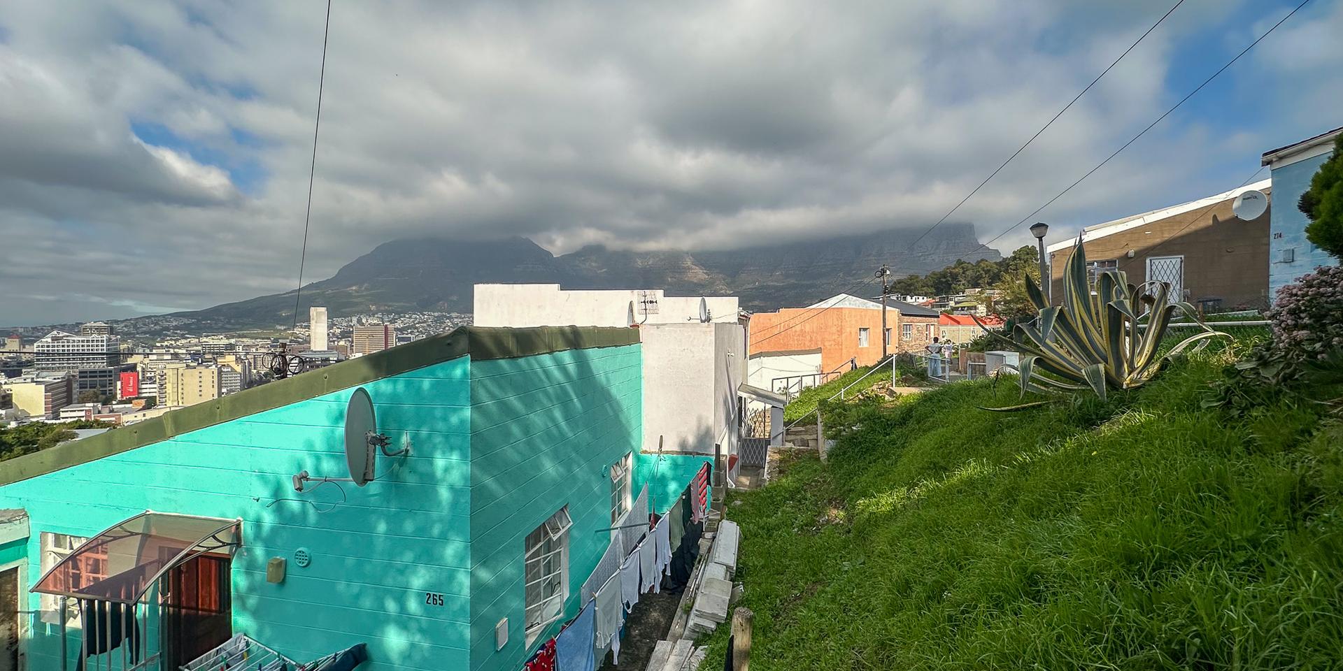 Image 4 of 6
