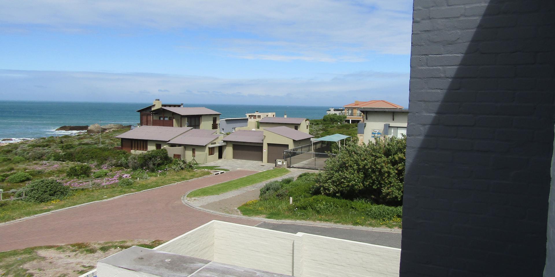 Image 4 of 6