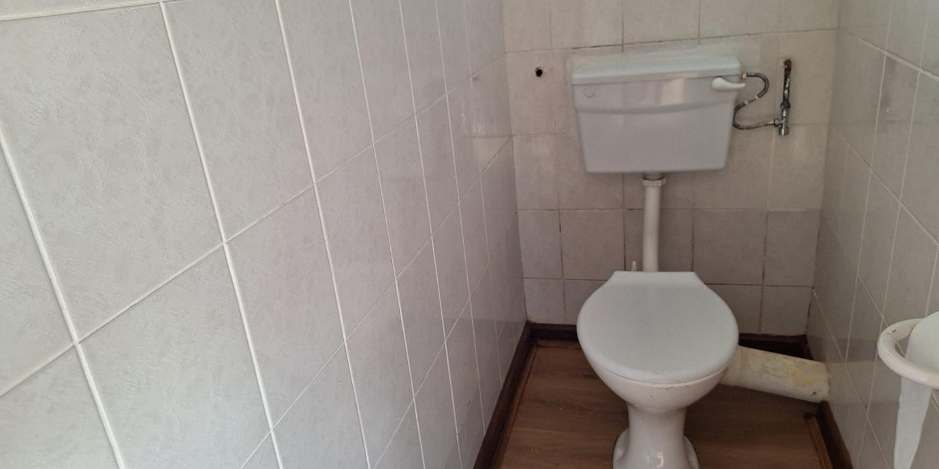 Image 2 of 6