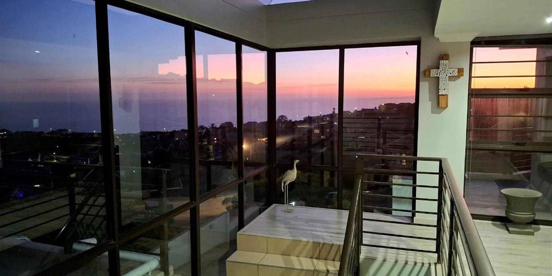 Image 2 of 6