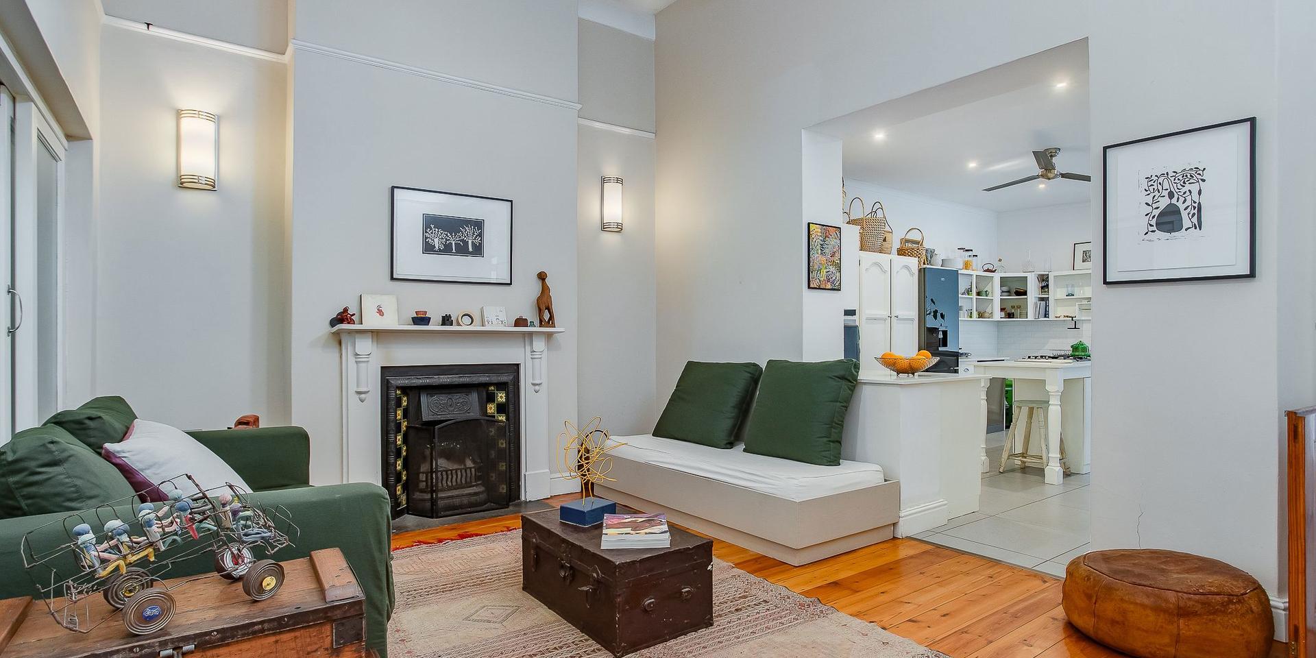 Image 2 of 6
