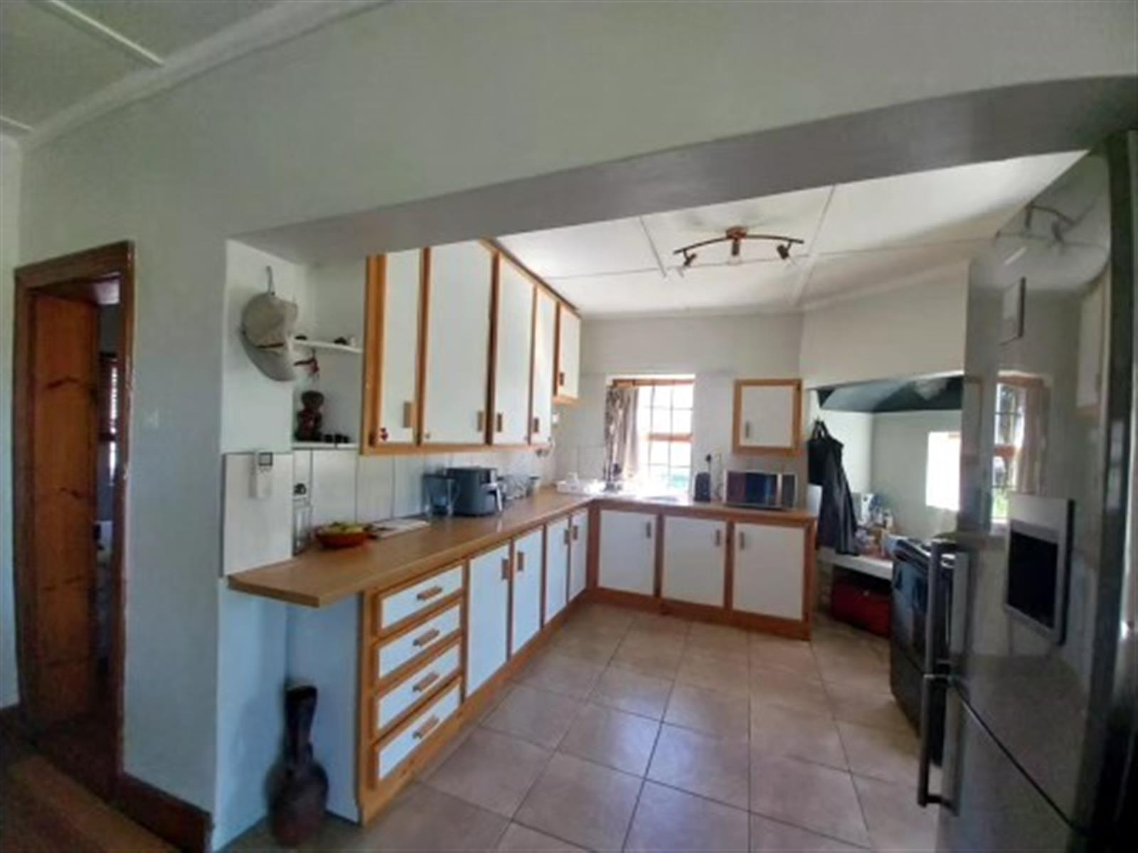 Image 4 of 6