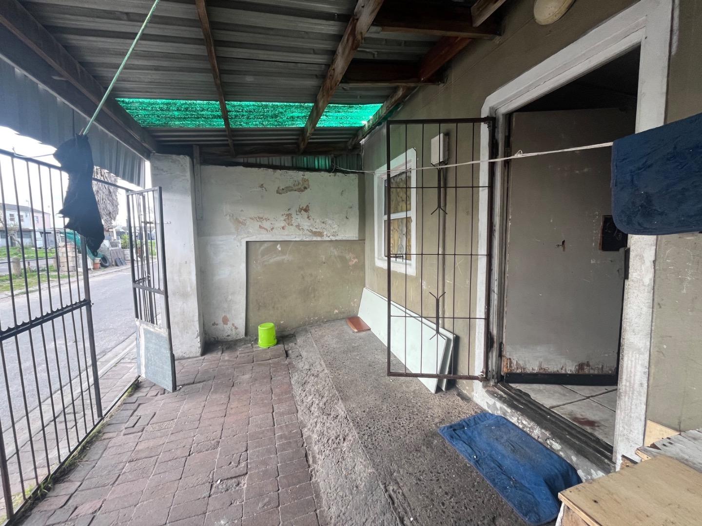 Image 3 of 6
