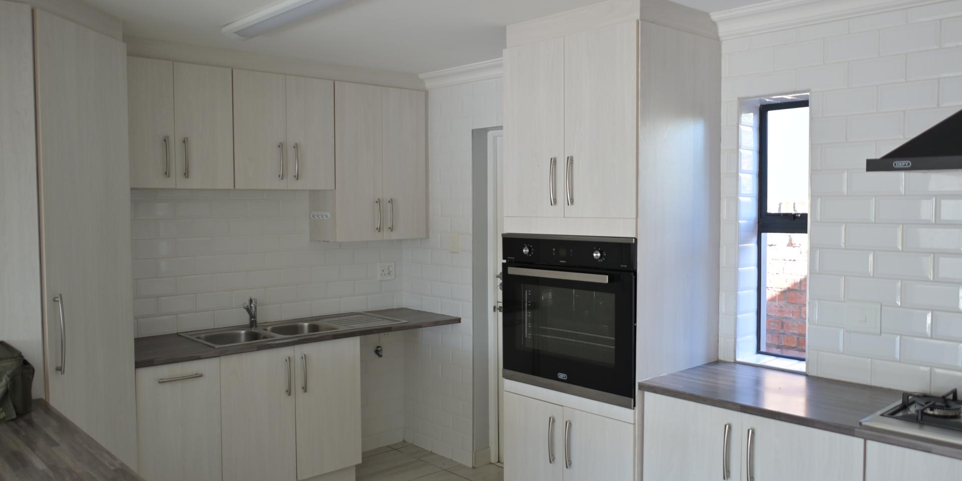Image 5 of 6