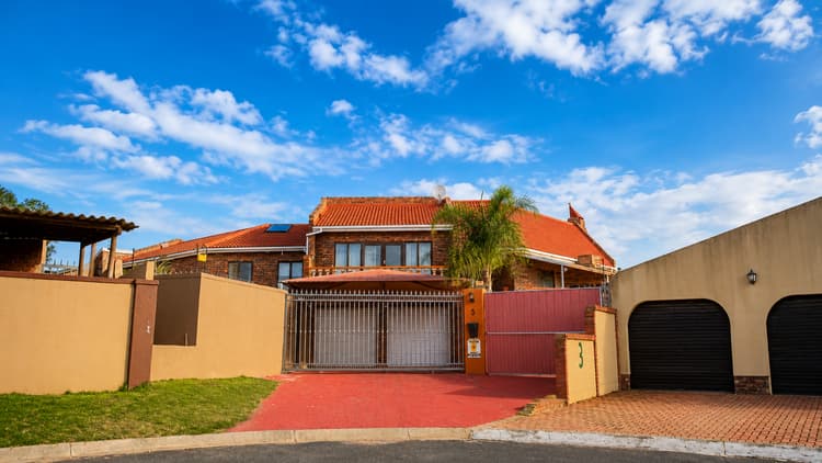 Main property image