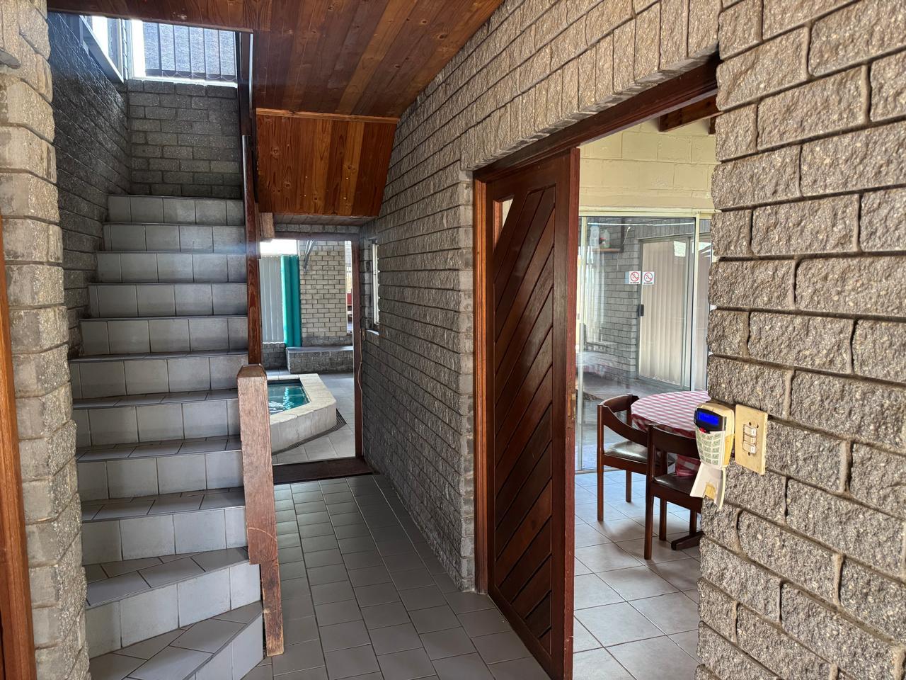 Image 3 of 6
