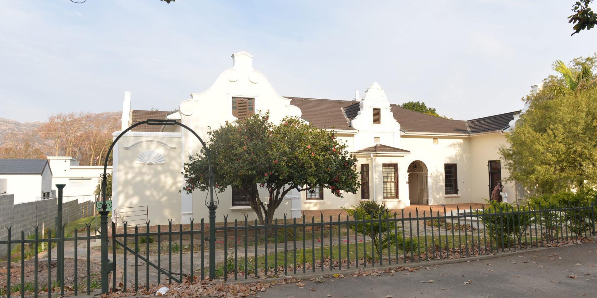 Image 4 of 6
