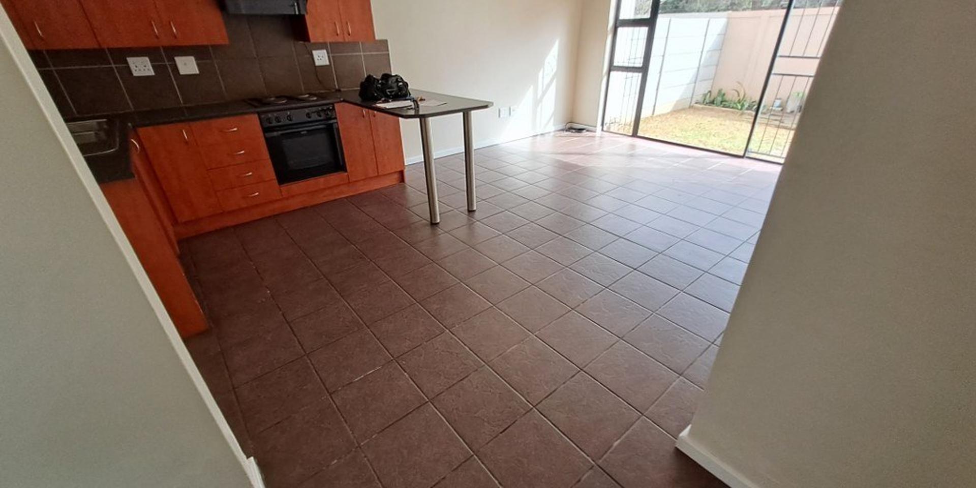Image 2 of 6