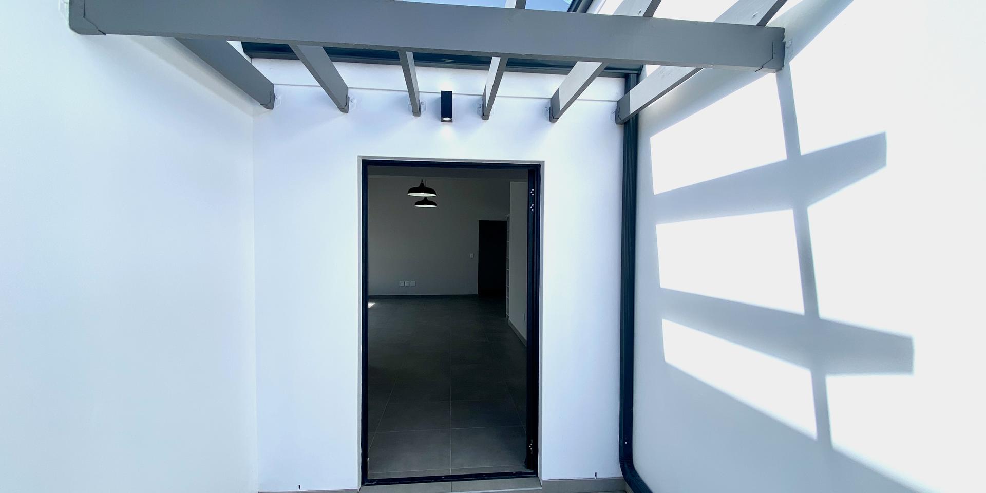 Image 4 of 6