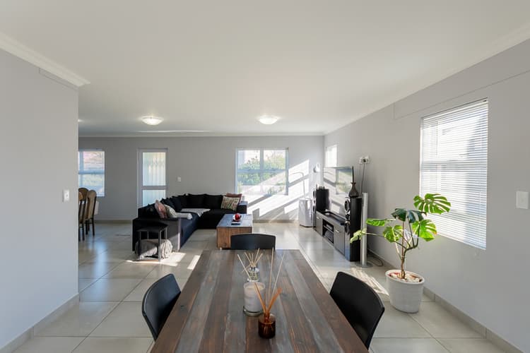 Main property image