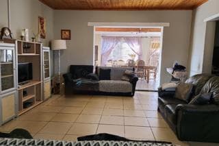 Image 4 of 6