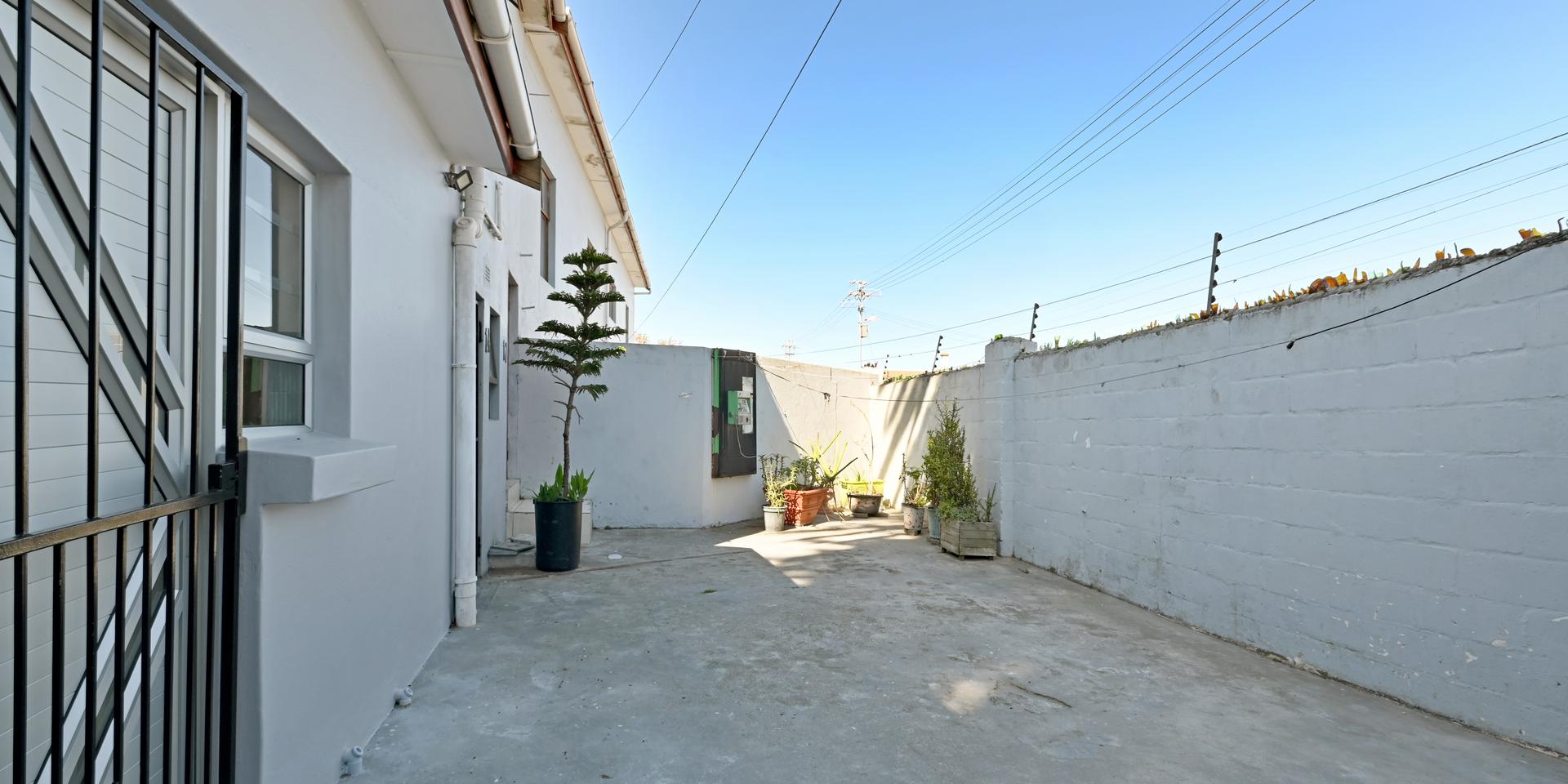Image 3 of 6