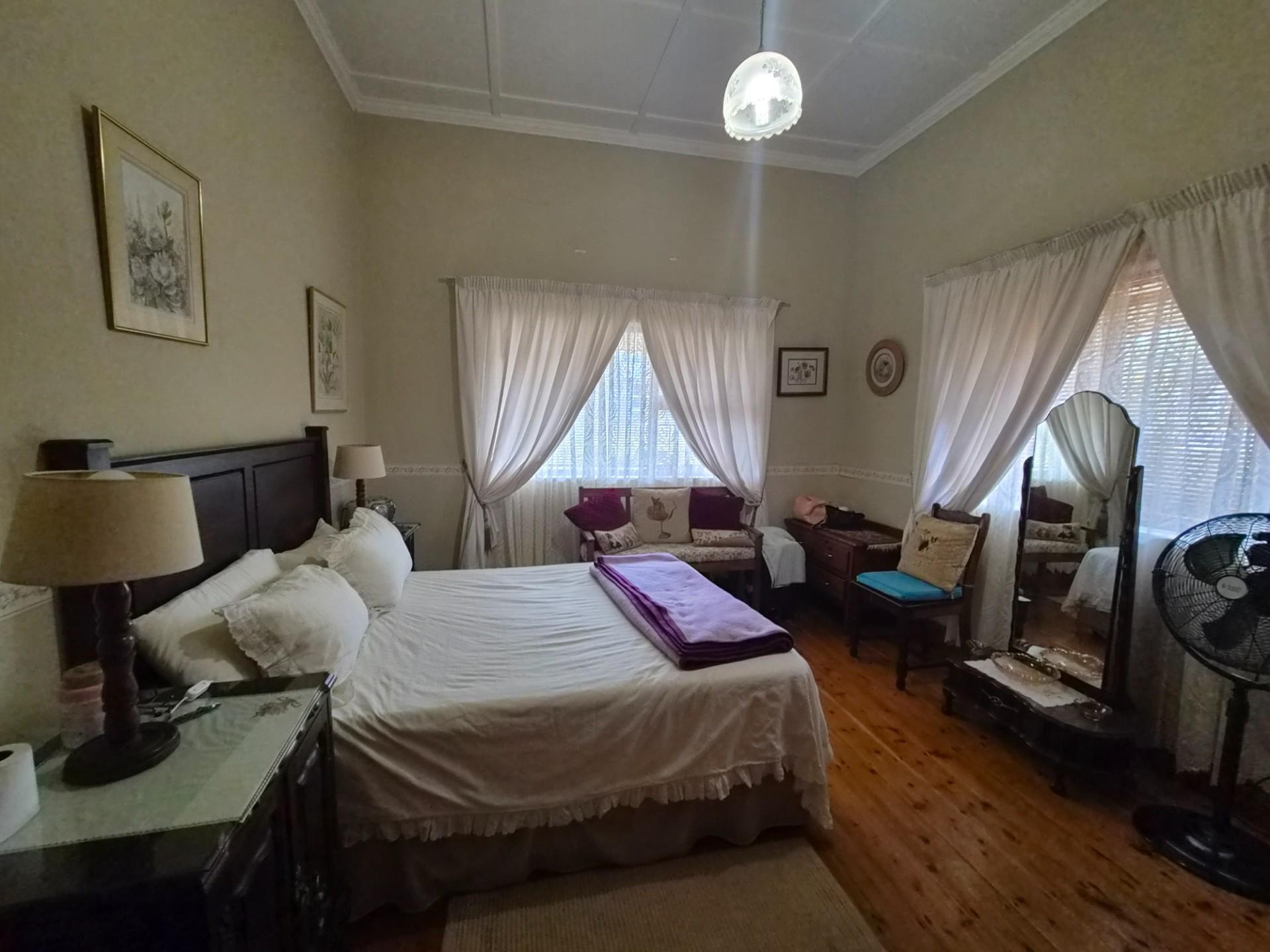 Image 2 of 6