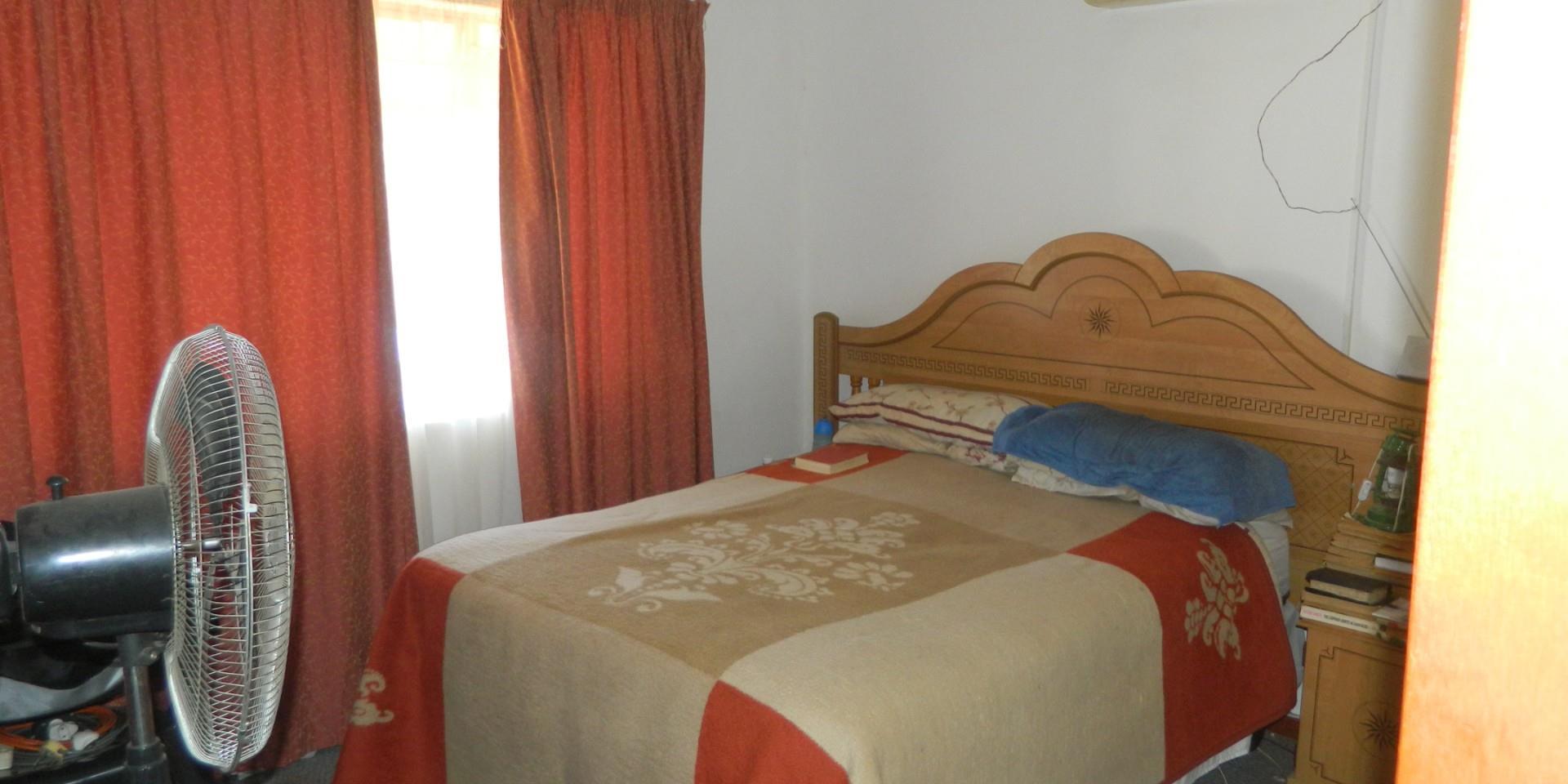 Image 4 of 6