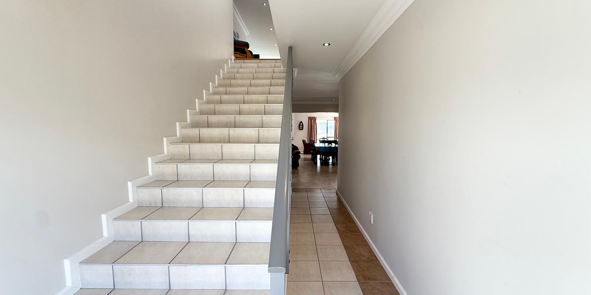 Image 4 of 6