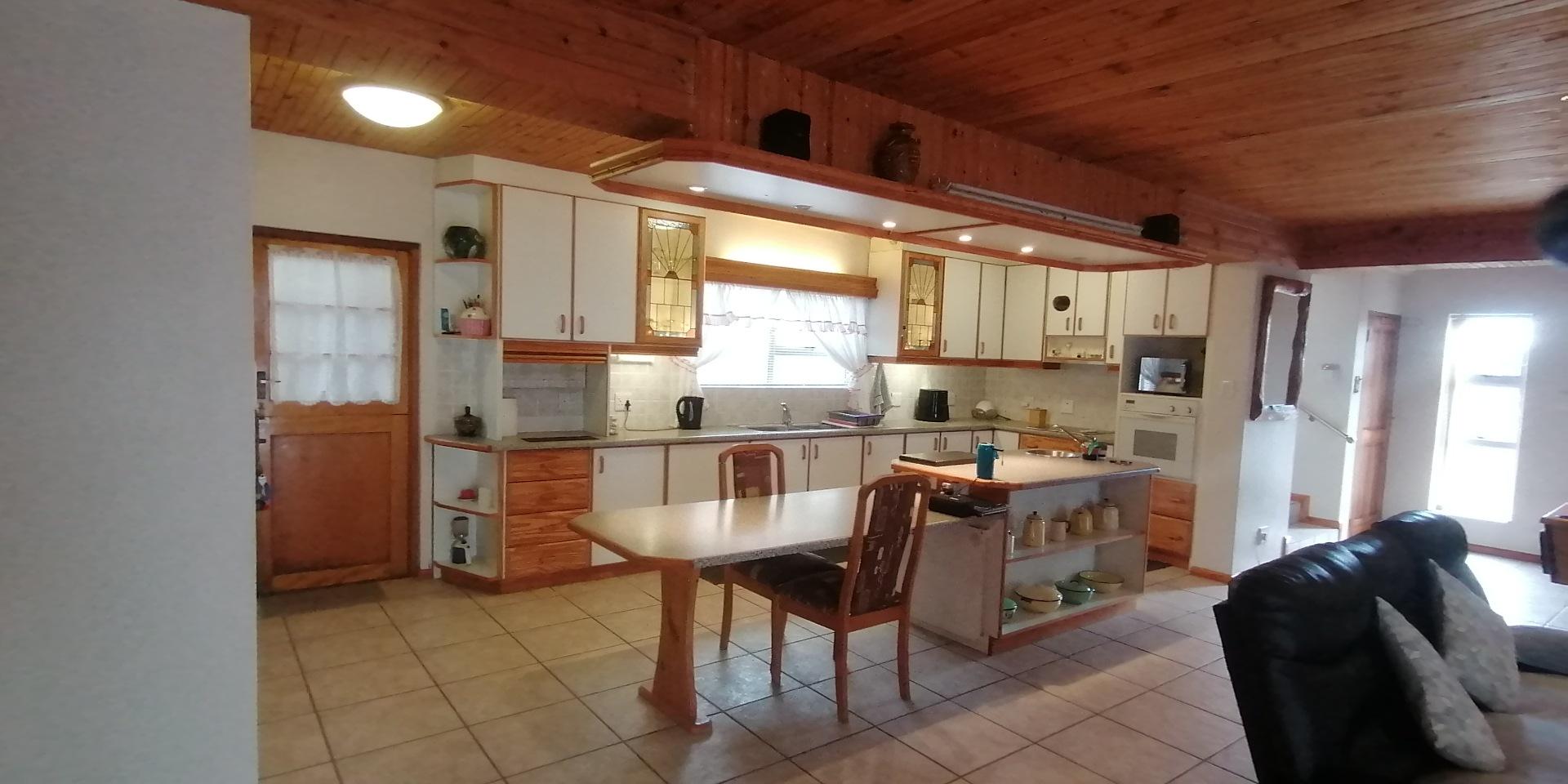 Image 4 of 6