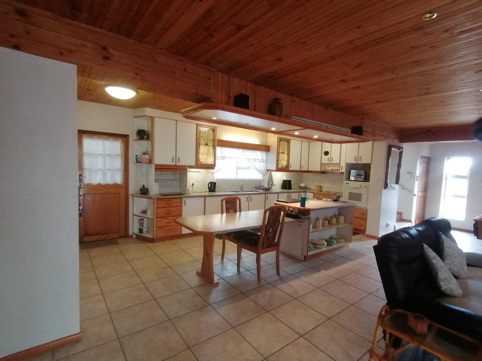 Image 4 of 6