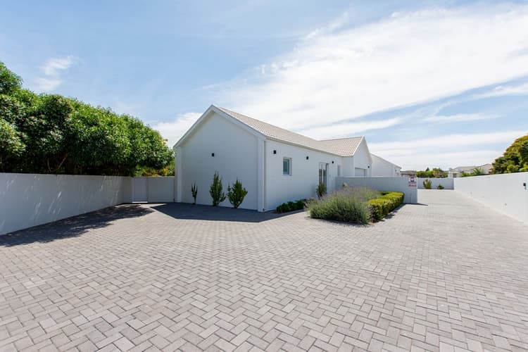 Main property image