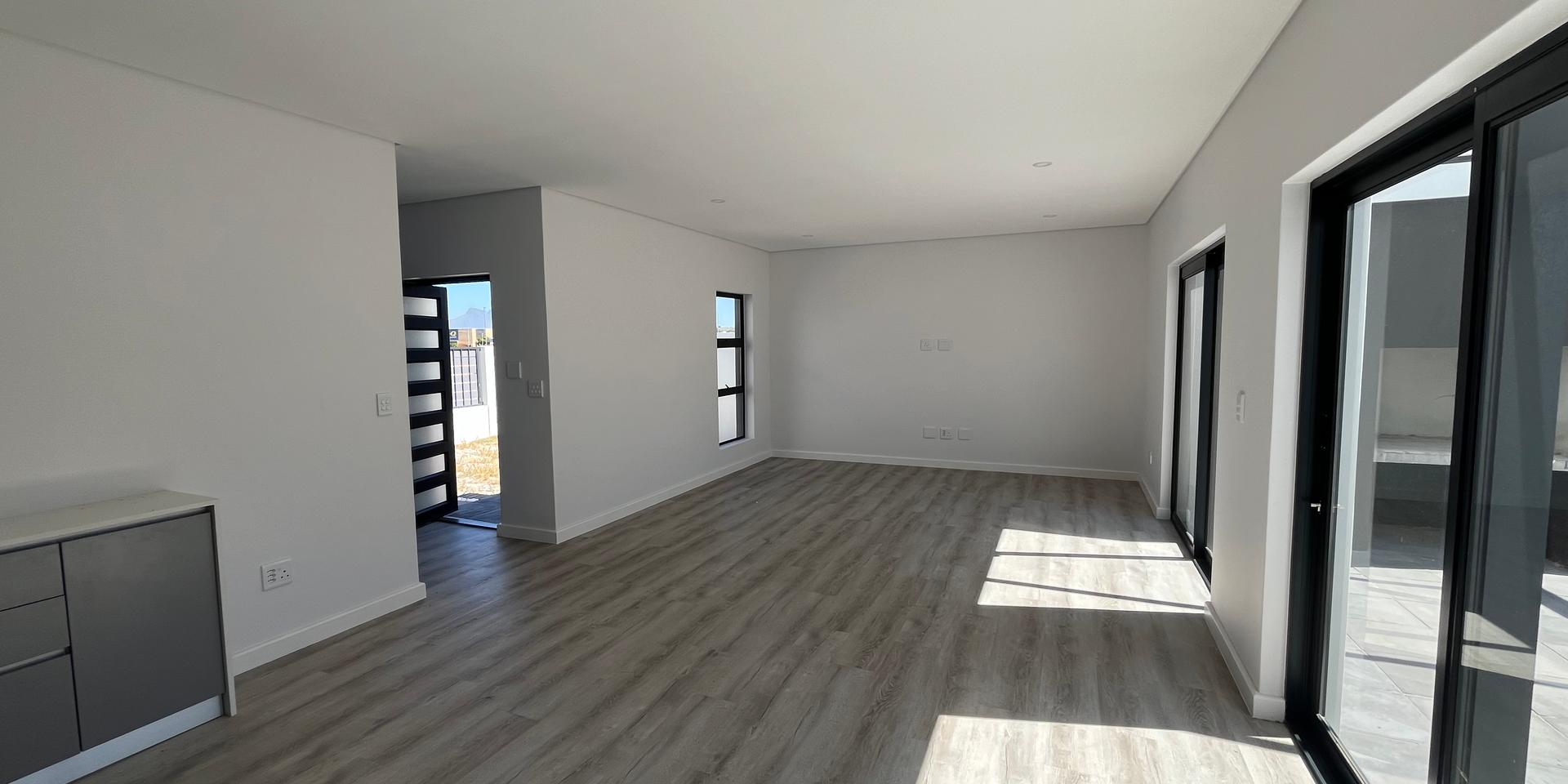 Image 2 of 6