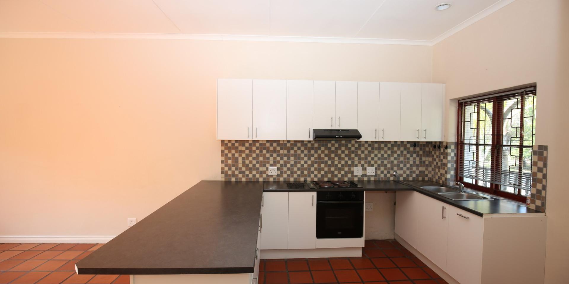 Image 4 of 6