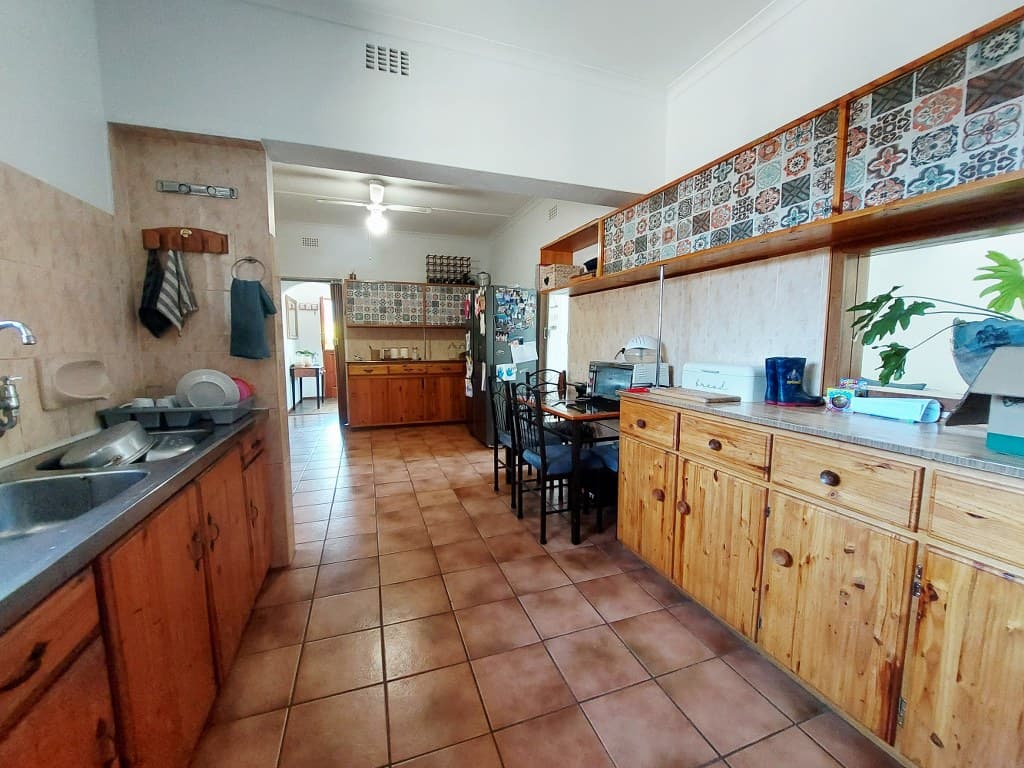 Image 5 of 6