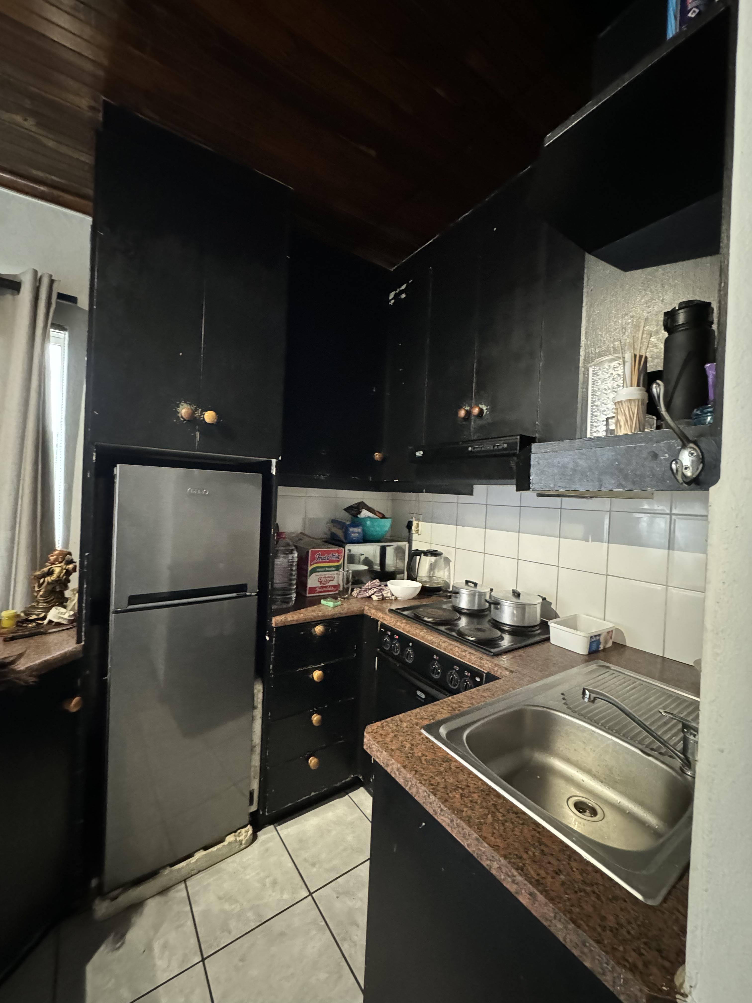 Image 4 of 6