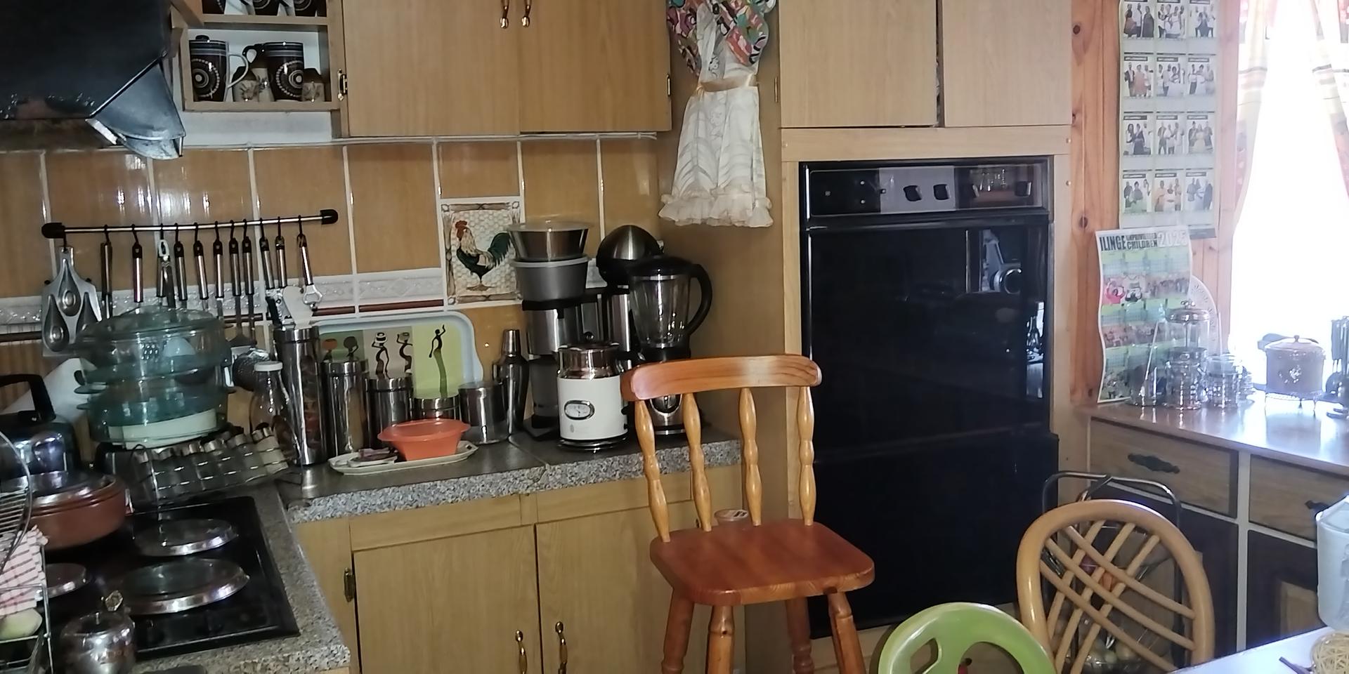 Image 4 of 6