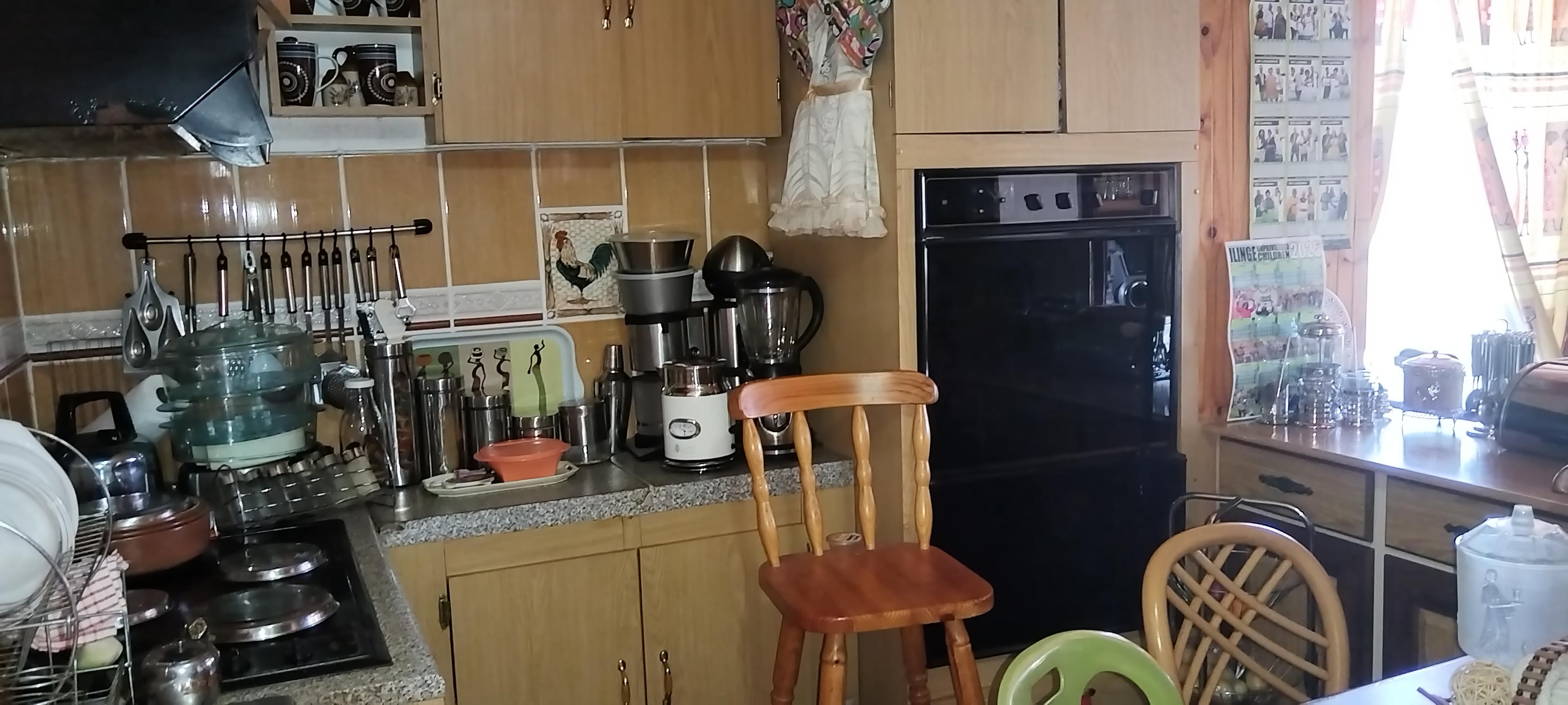 Image 4 of 6