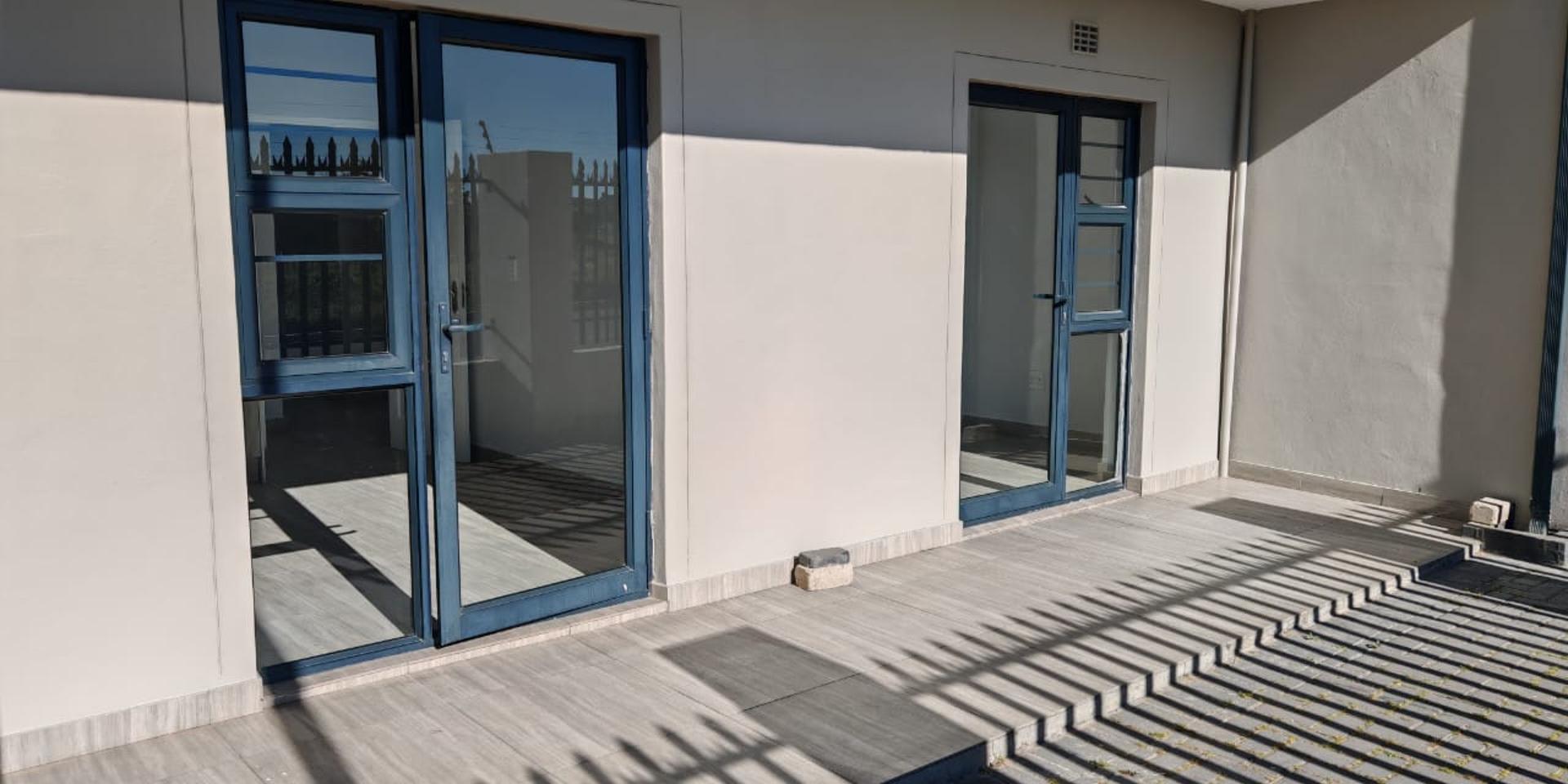 Image 2 of 6